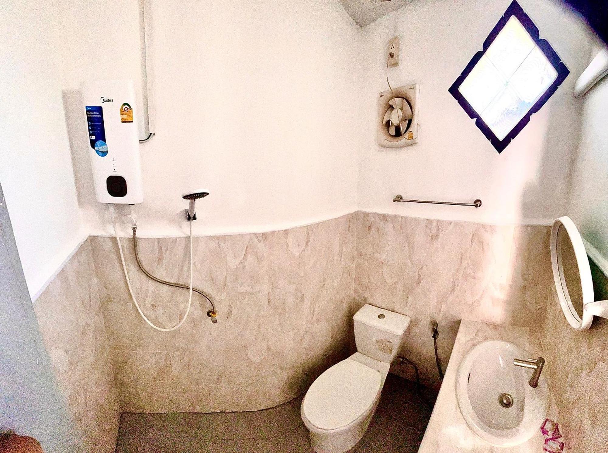 Eidi Homestay Nong Kung Si Bagian luar foto